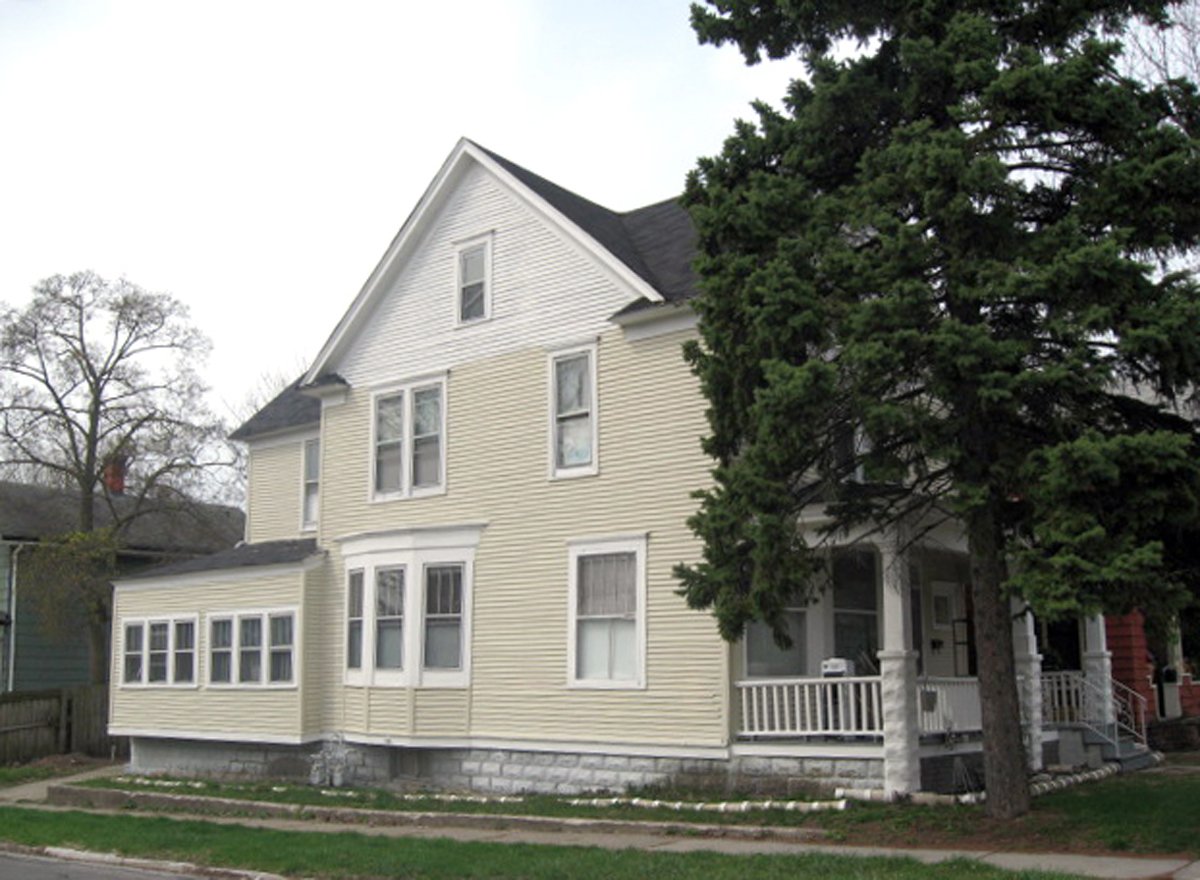 Property photo 1 - Estate Auction - Great Investment Opportunity